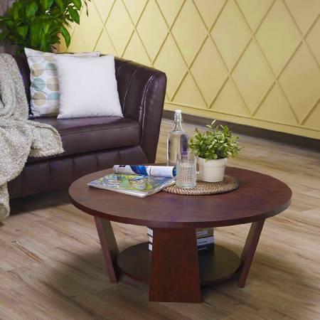 Noha stolu je navržena dovnitř a není snadné rozbít konferenční stolek v důsledku nárazu.